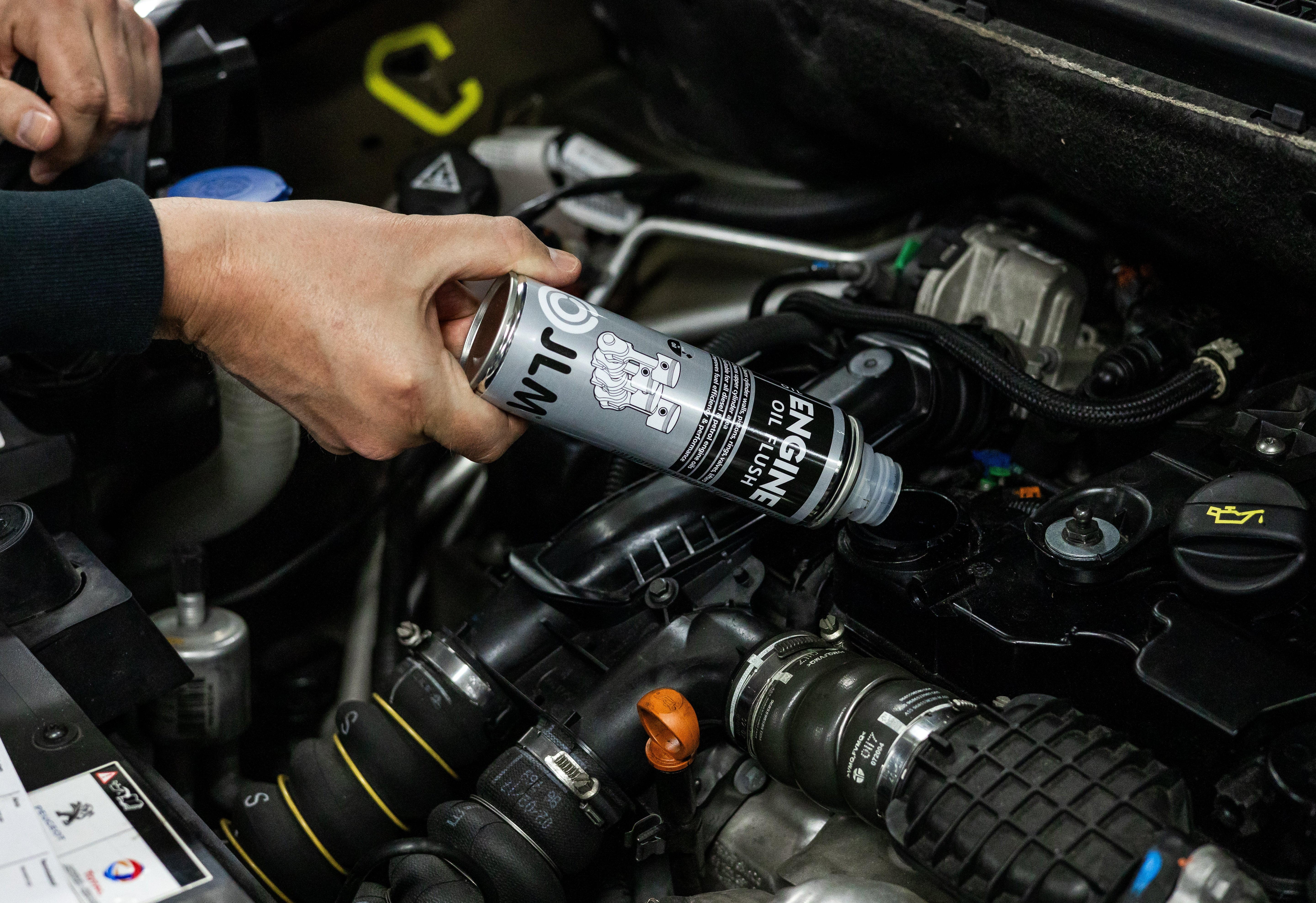 Why Every Car Needs a JLM Engine Oil Flush Before an Oil Change